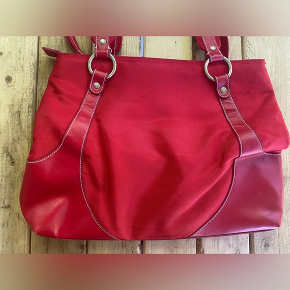 Tommy Hilfiger red shoulder purse - Picture 5 of 10